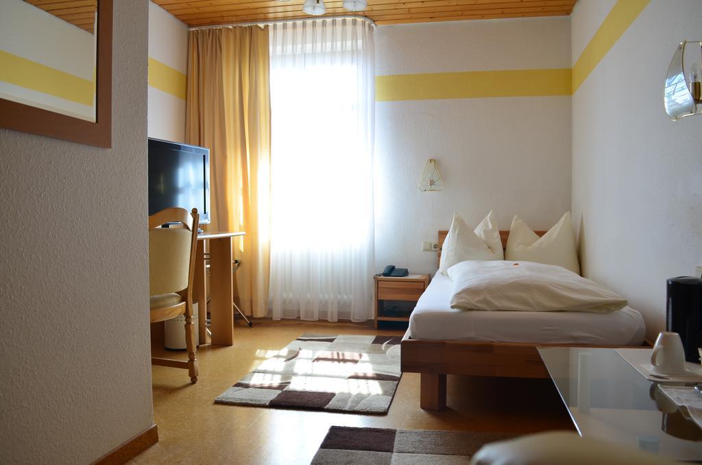 Hotel Landgasthof Kranz Huefingen Bagian luar foto