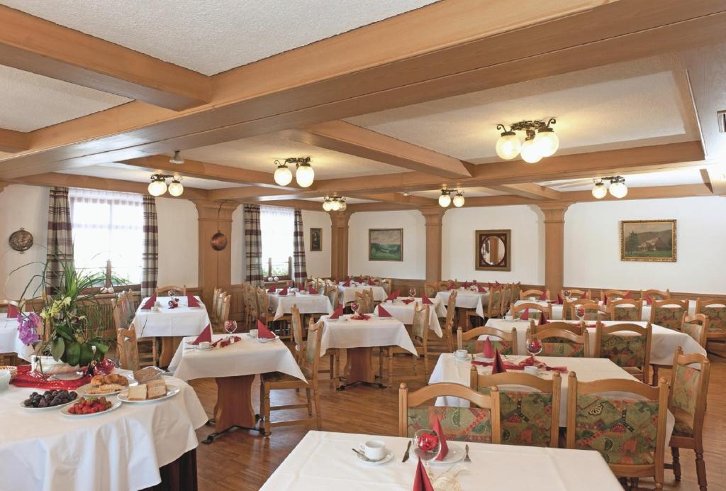 Hotel Landgasthof Kranz Huefingen Bagian luar foto