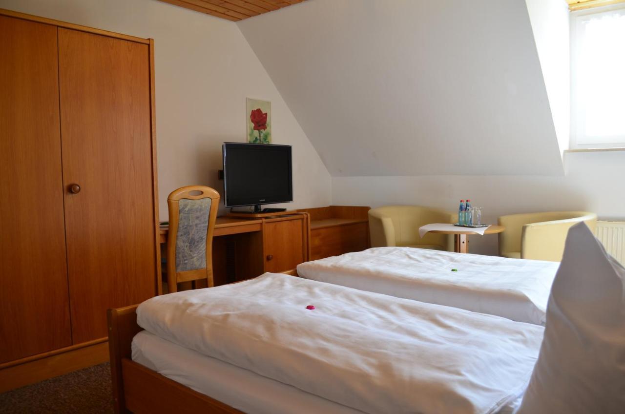Hotel Landgasthof Kranz Huefingen Bagian luar foto